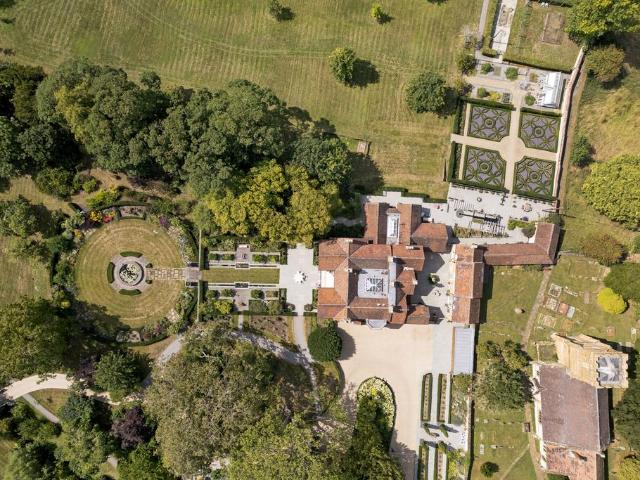 8 bedroom detached house for sale