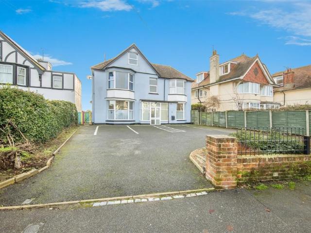 8 bedroom detached house for sale