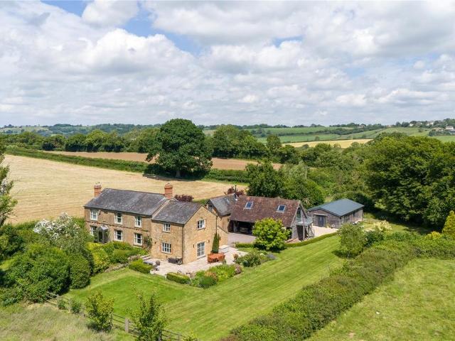 8 bedroom detached house for sale