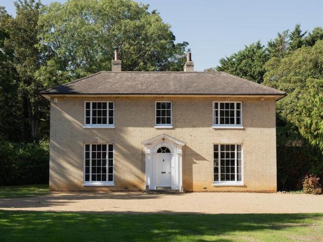 8 bedroom detached house for sale