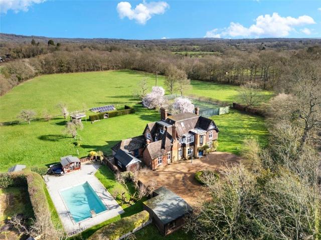 8 bedroom detached house for sale