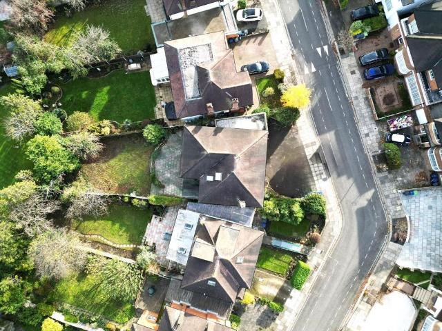 8 bedroom detached house for sale