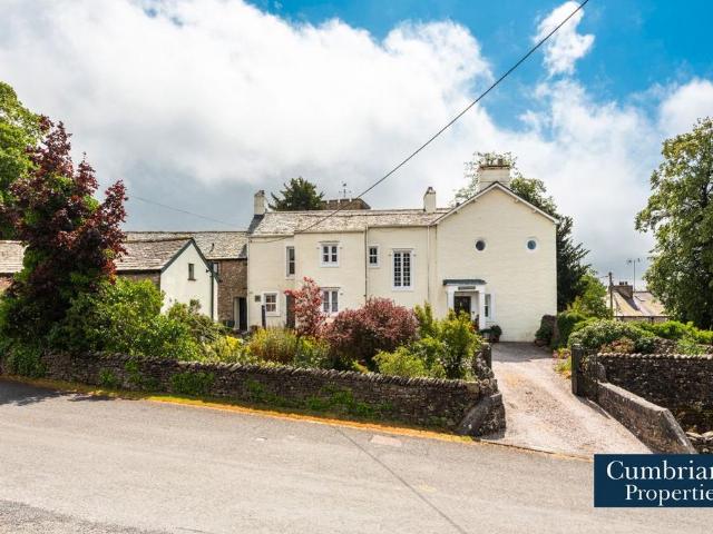 8 bedroom detached house for sale