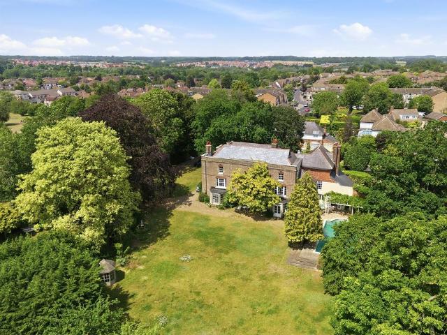 8 bedroom detached house for sale