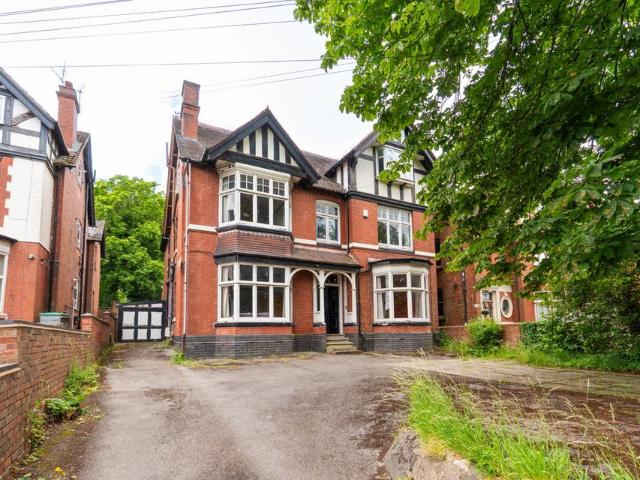 8 bedroom detached house for sale
