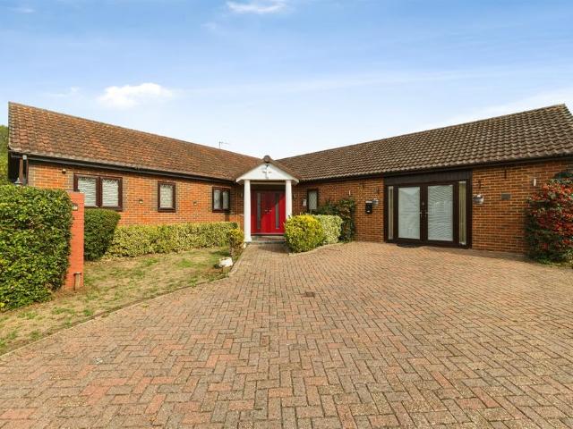 8 bedroom detached house for sale