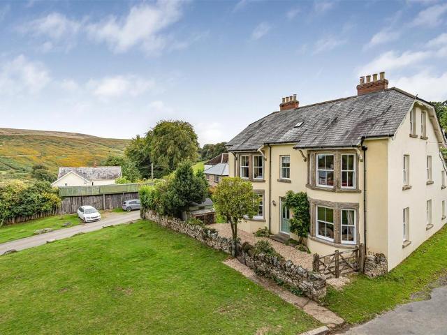 8 bedroom detached house for sale