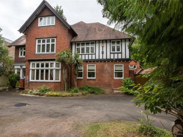 8 bedroom detached house for sale