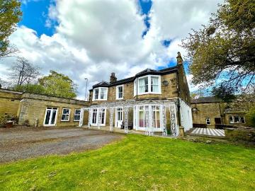 8 bedroom detached house for sale