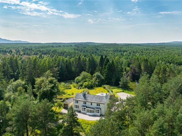 8 bedroom detached house for sale