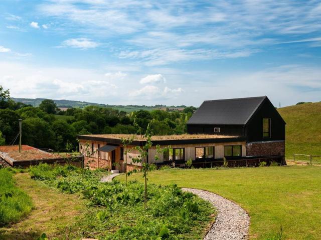 8 bedroom detached house for sale