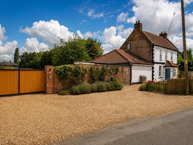 8 bedroom detached house for sale