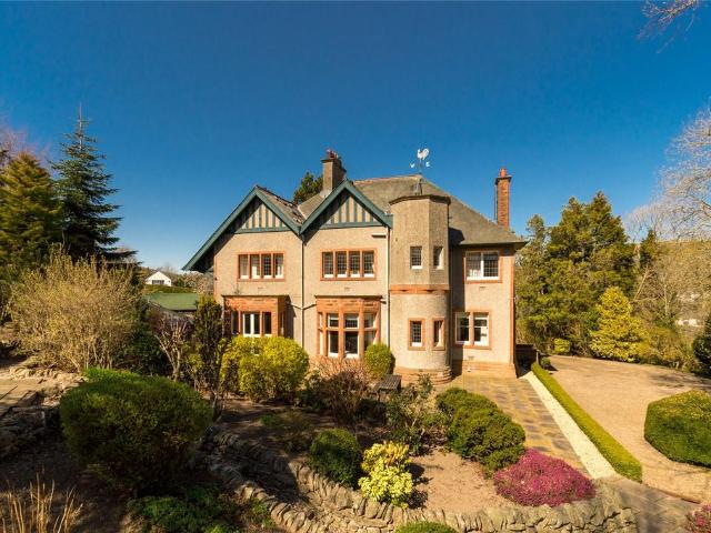 8 bedroom detached house for sale