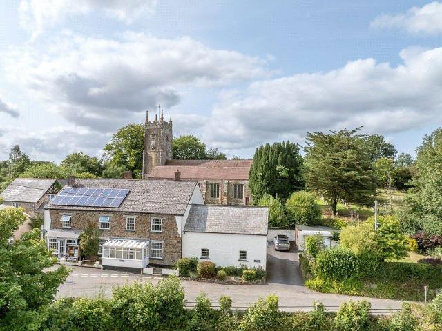 8 bedroom detached house for sale