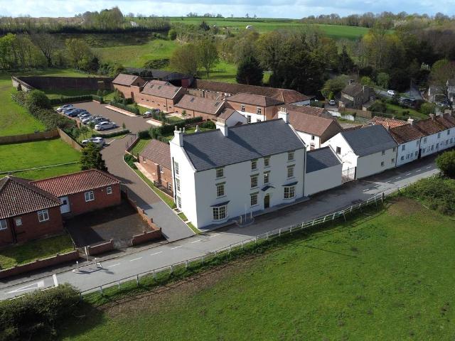 8 bedroom detached house for sale