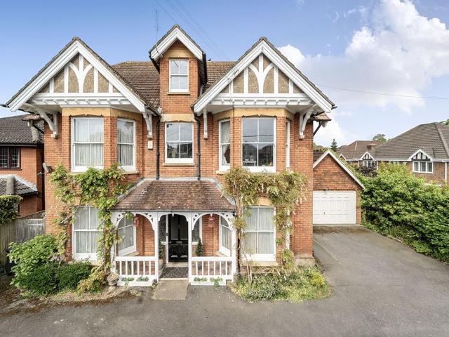 8 bedroom detached house for sale