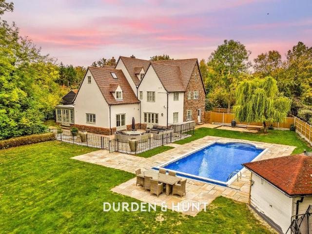 8 bedroom detached house for sale