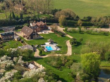 8 bedroom detached house for sale