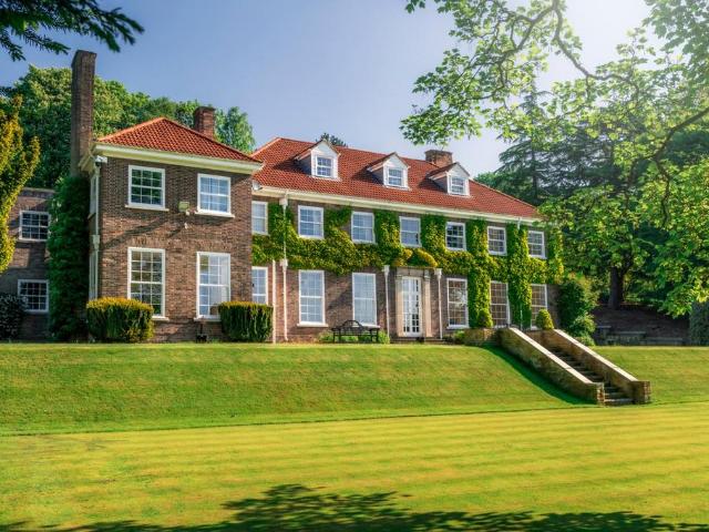 8 bedroom detached house for sale