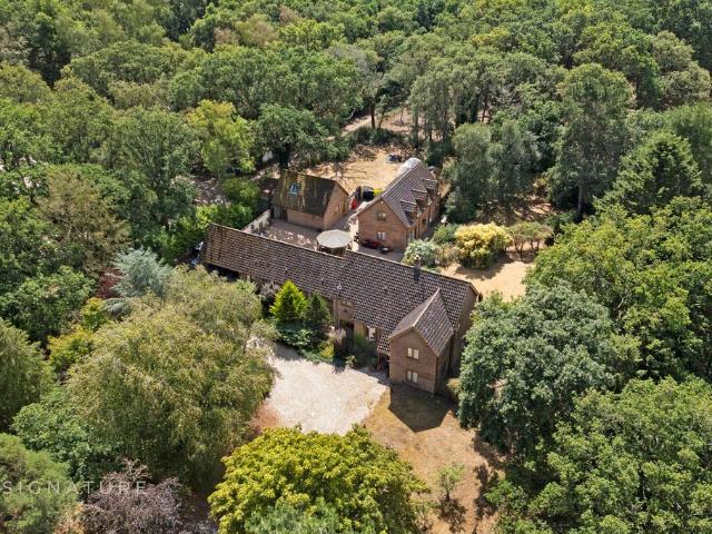 8 bedroom detached house for sale