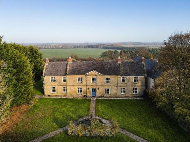 8 bedroom detached house for sale