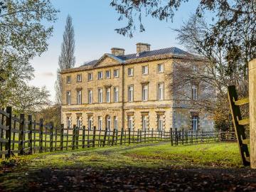 8 bedroom detached house for sale