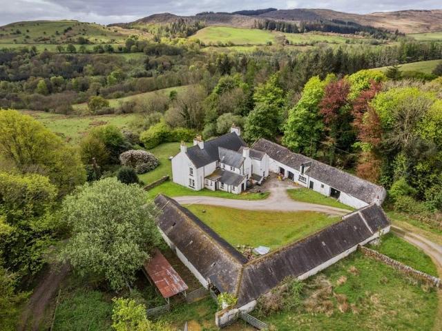 8 bedroom detached house for sale