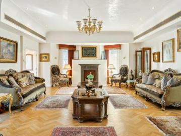 8 bedroom detached house for sale