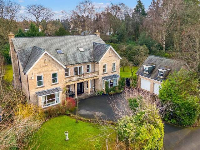 8 bedroom detached house for sale