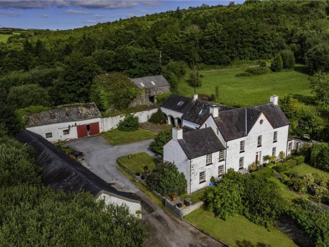 8 bedroom detached house for sale