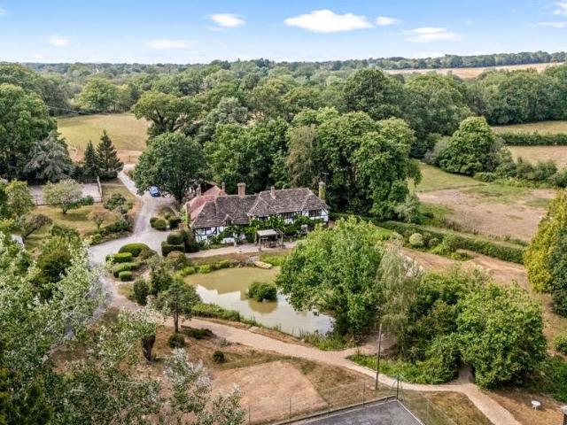 8 bedroom detached house for sale