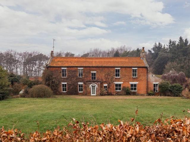 8 bedroom detached house for sale