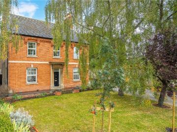 8 bedroom detached house for sale