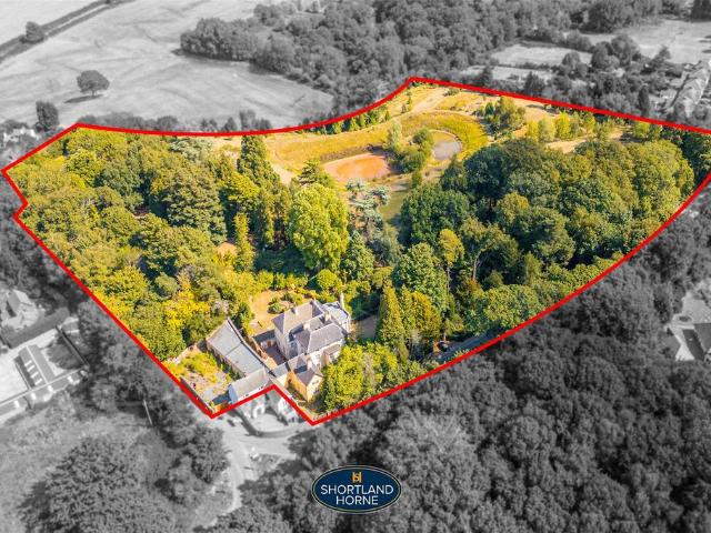 8 bedroom detached house for sale