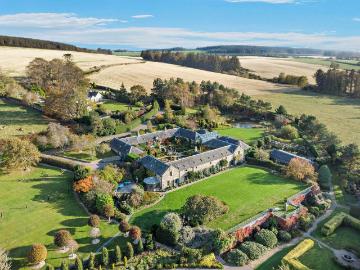 8 bedroom detached house for sale