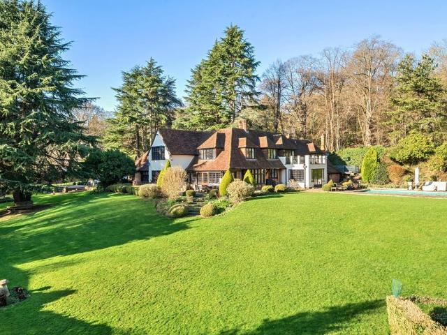 8 bedroom detached house to rent