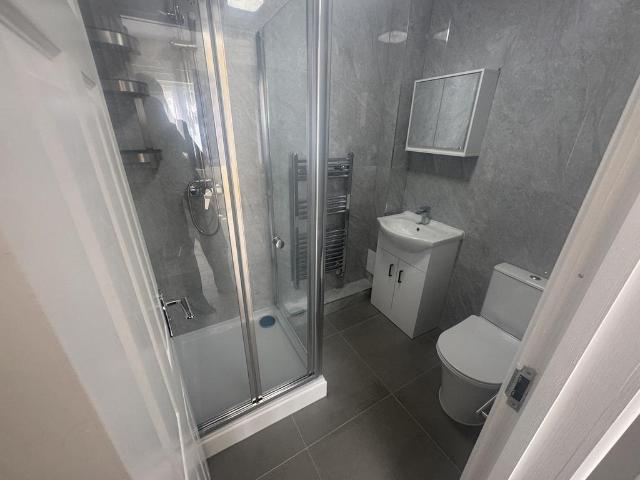 8 bedroom detached house to rent