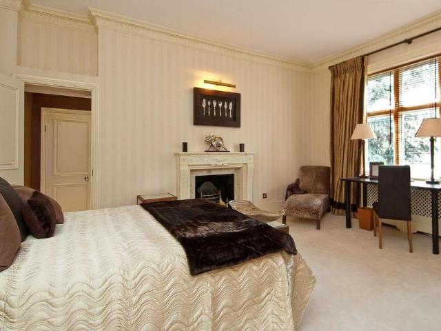 8 bedroom detached house to rent