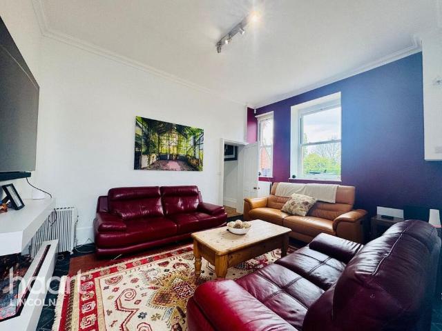 8 bedroom detached house to rent