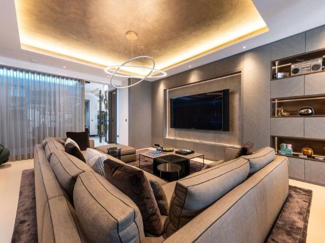 8 bedroom detached house to rent