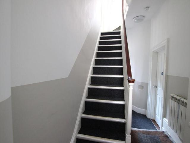 8 bedroom end of terrace house to rent