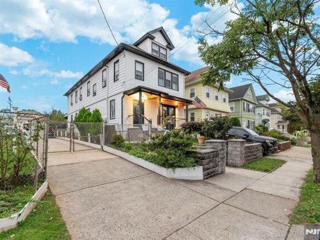 8 bedroom, Elizabeth NJ 07201 105832898