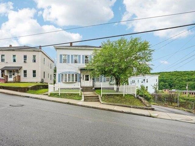 8 bedroom, Fitchburg MA 01420 105439800