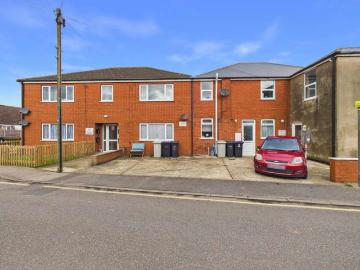 8 Bedroom Flat