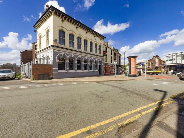 8 Bedroom Flat