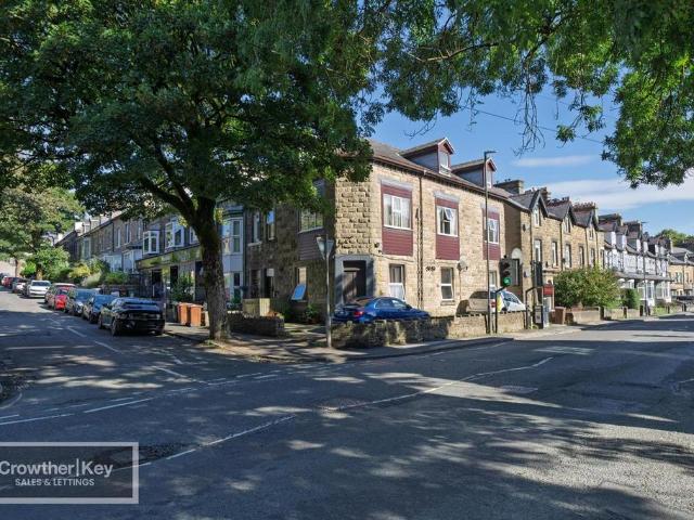8 bedroom flat for sale