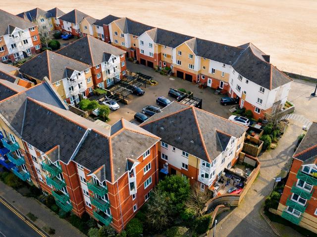 8 bedroom flat for sale