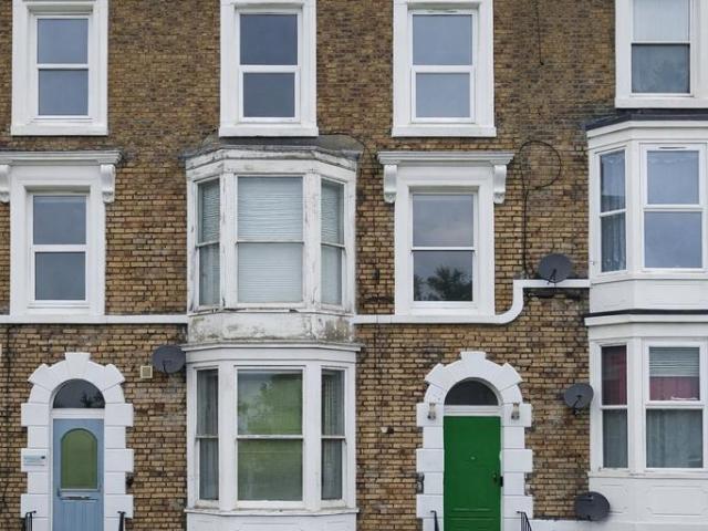 8 bedroom flat for sale