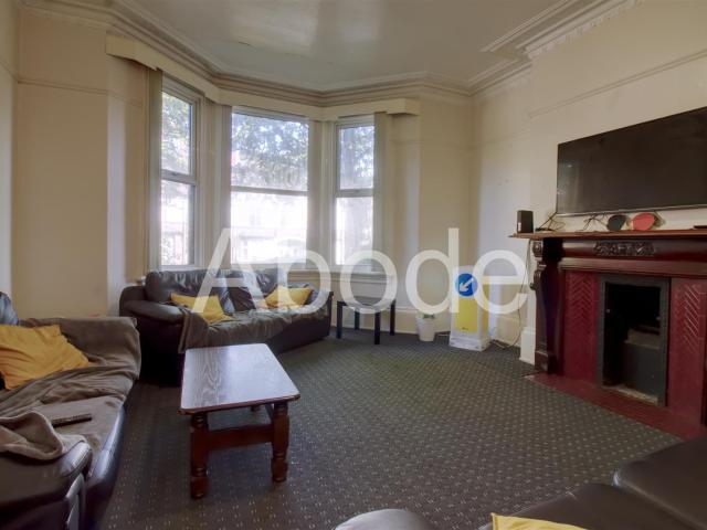 8 Bedroom House for rent at Cardigan Road, Headingley, Leeds