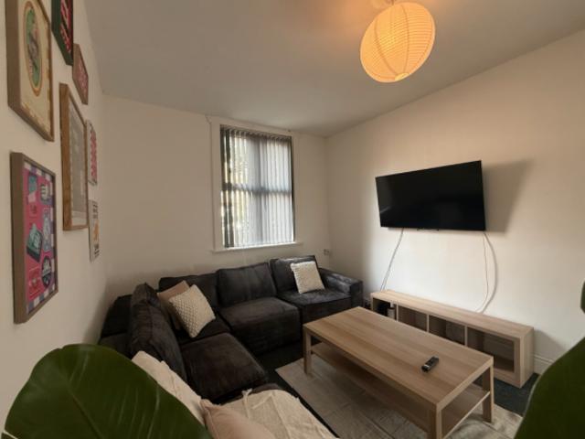 8 bedroom house for rent in Arundel Avenue, Smithdown, Liverpool, L17